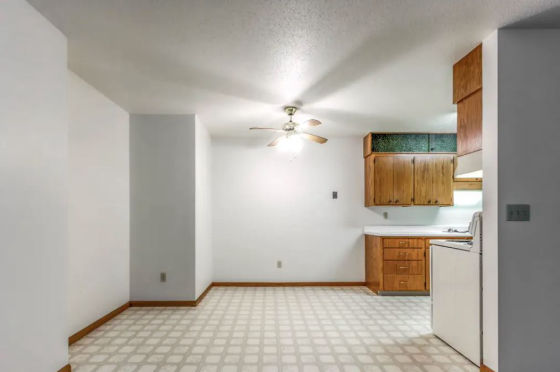 Van Courts Apartments