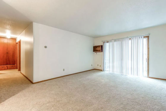 Van Courts Apartments