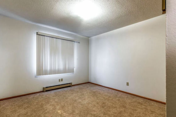 Van Courts Apartments